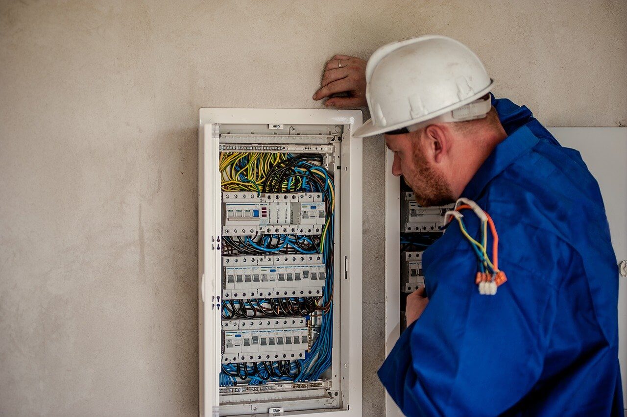 electricista-rele-termico.jpg