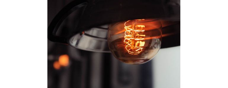 ¿Te explicamos cuándo es más barata la luz y por qué?